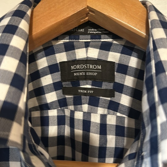 Nordstrom, men’s shop trim, fit blue and white dress shirt. 15.5 32-33 - Picture 2 of 5